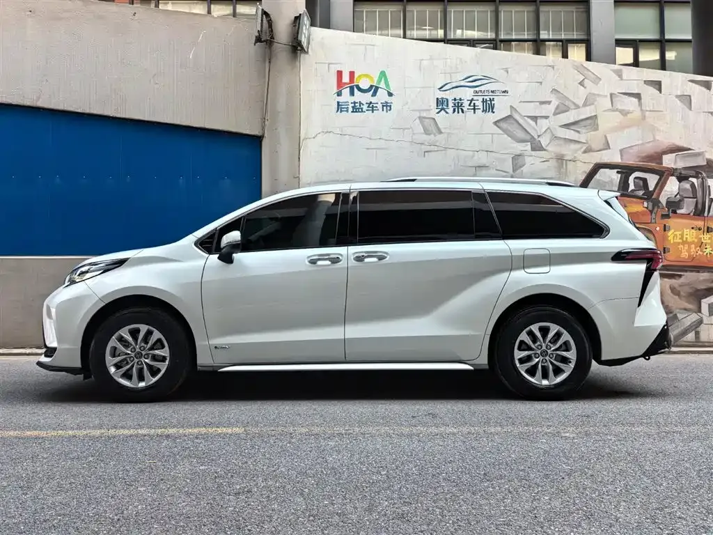 Toyota Granvia 2024 из CN, фото 9