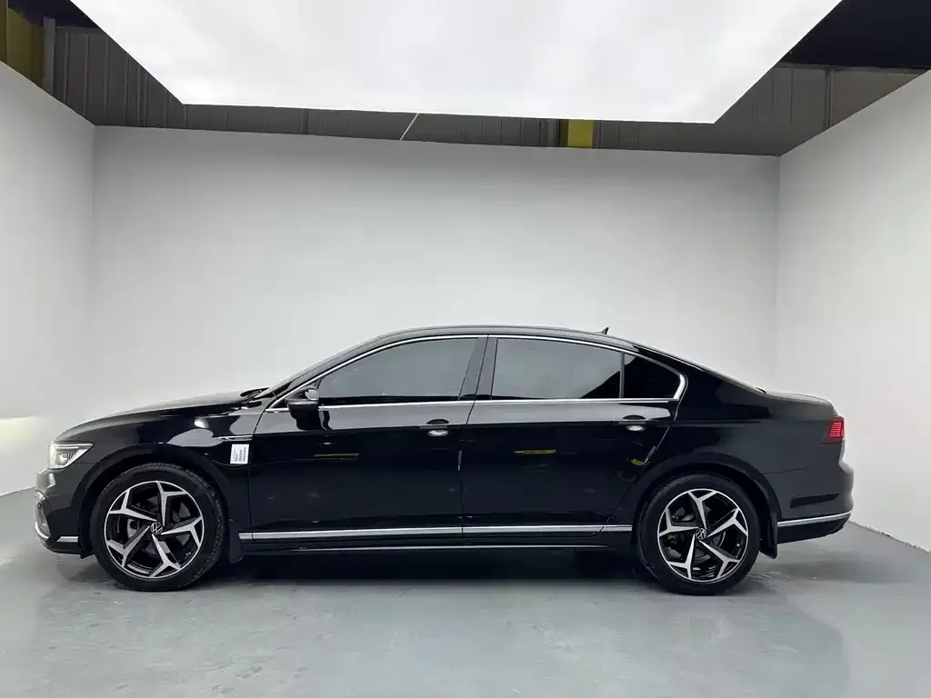 Volkswagen Magotan 2024 из CN, фото 4