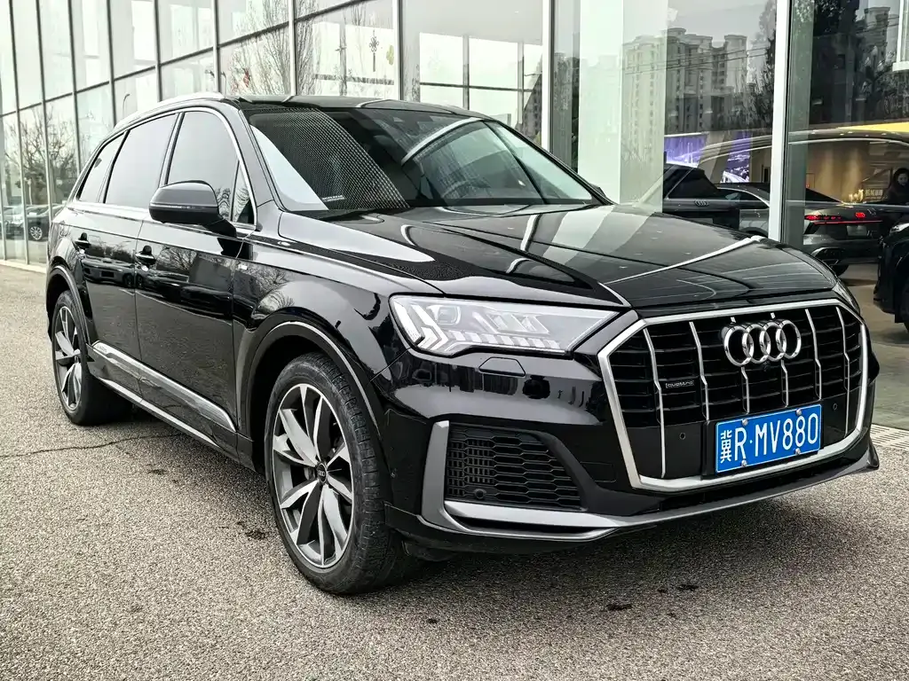 Audi Q7 — фото 5