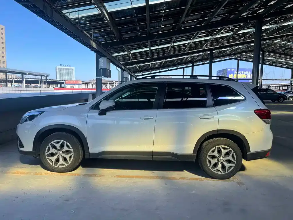 Subaru Forester 2022 из CN, фото 7