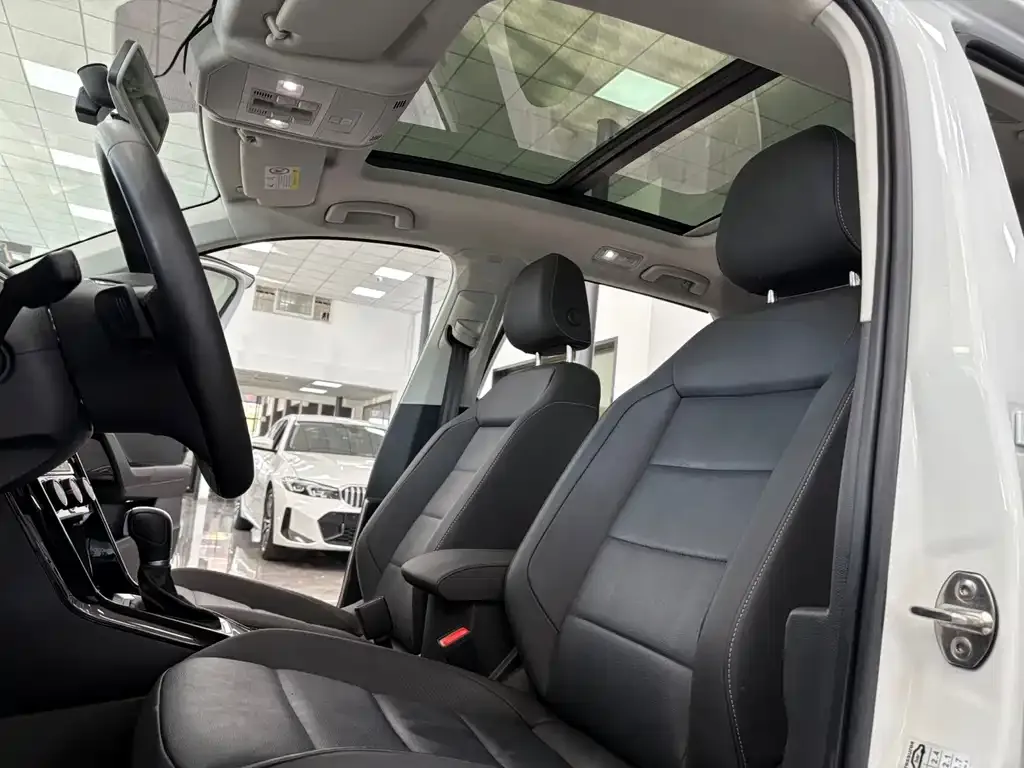 Volkswagen T-Roc 2022 из CN, фото 2