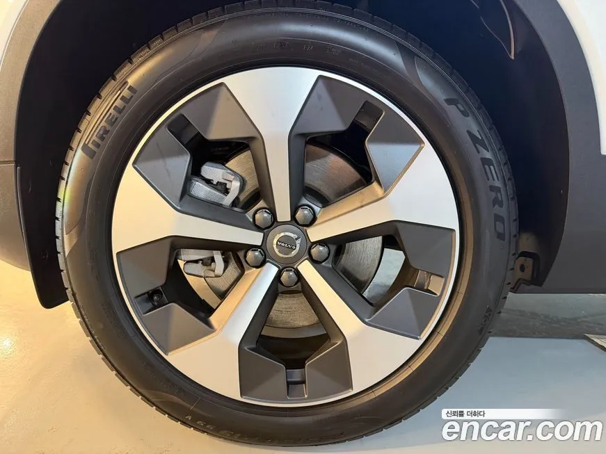 Volvo XC40 2025 из KR, фото 9