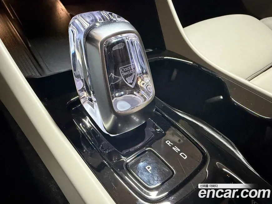 Volvo XC40 2025 из KR, фото 8