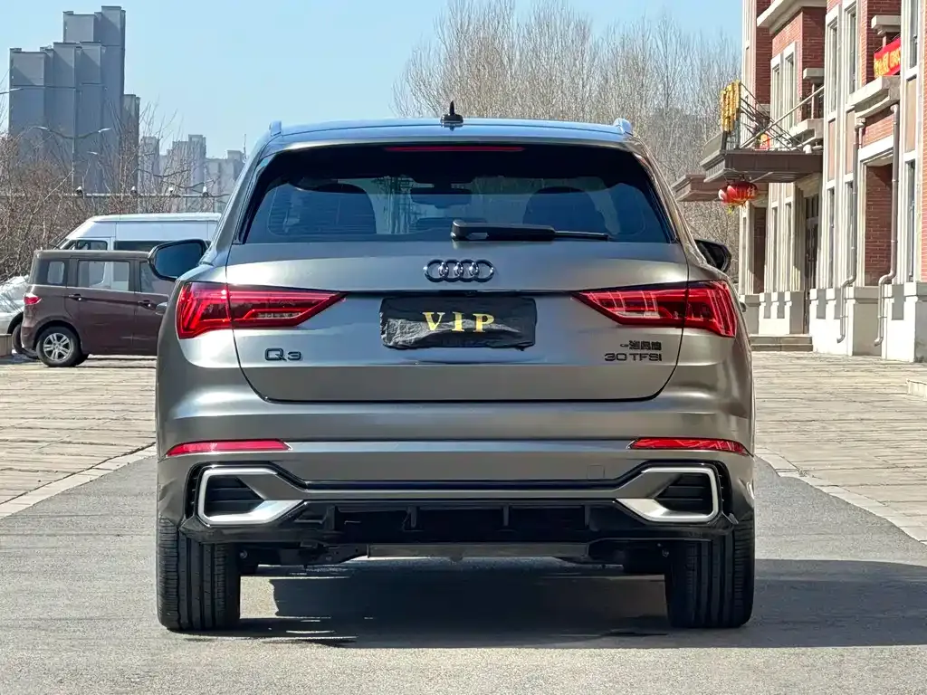 Audi Q3 — фото 10