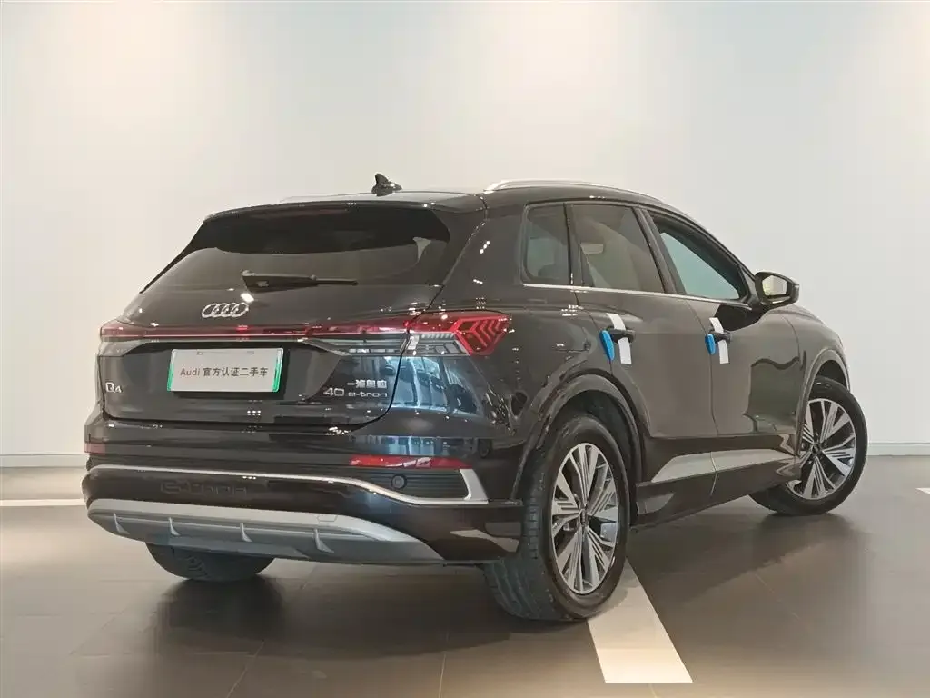 Audi Q4 e-tron — фото 3