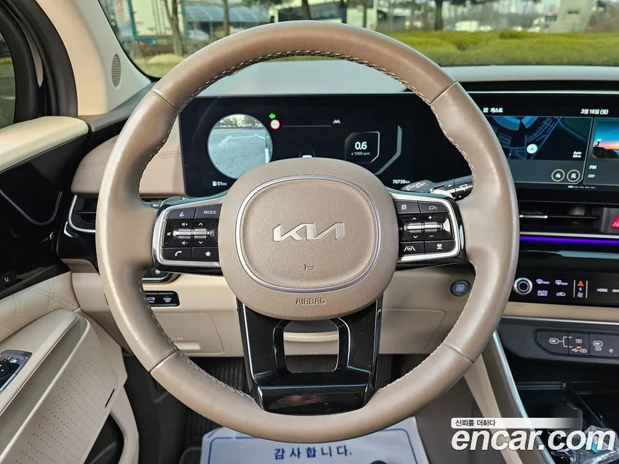 Kia Carnival — фото 4