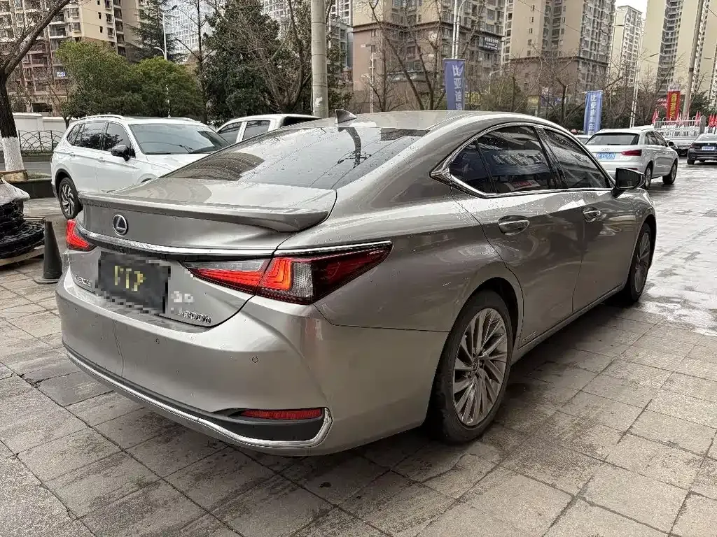 Lexus ES — фото 5