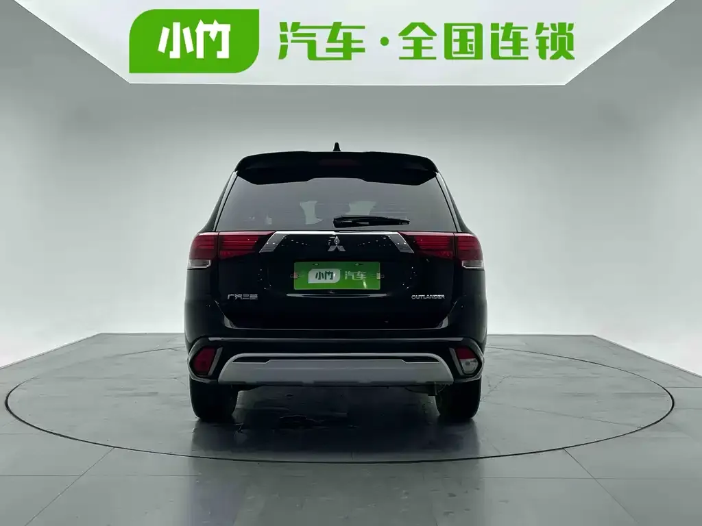 Mitsubishi Outlander — фото 2