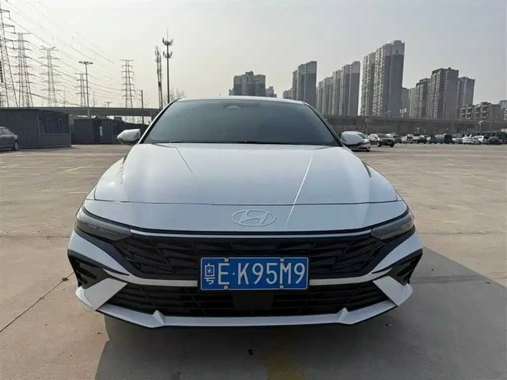 Hyundai Elantra 2023 из CN, фото 5