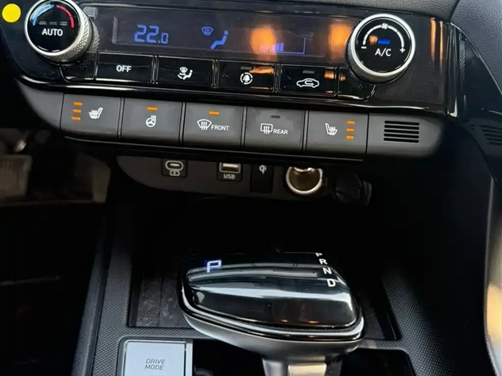 Hyundai Elantra 2023 из CN, фото 7