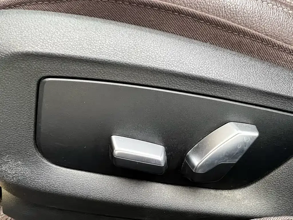 BMW 5 Series — фото 10