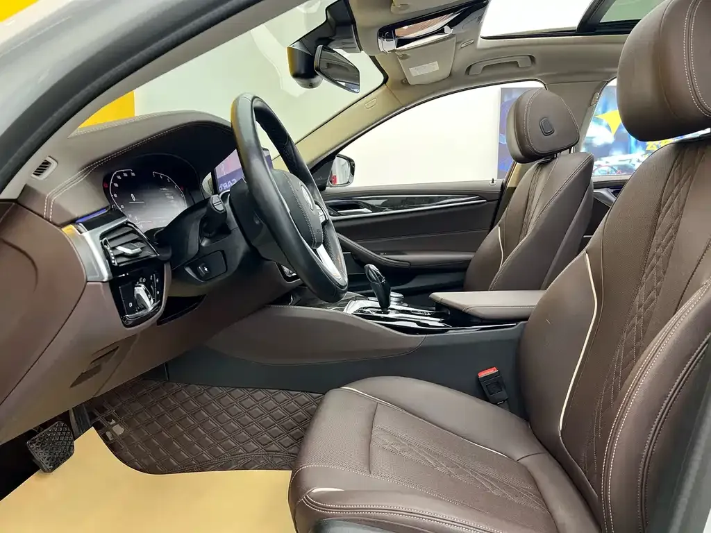 BMW 5 Series — фото 6