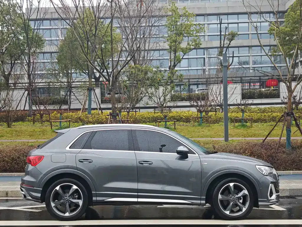 Audi Q3 2023 из CN, фото 10