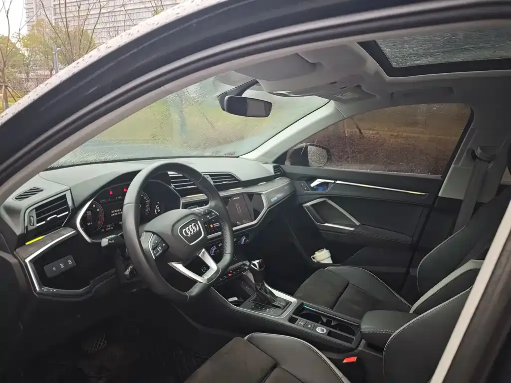 Audi Q3 2023 из CN, фото 2
