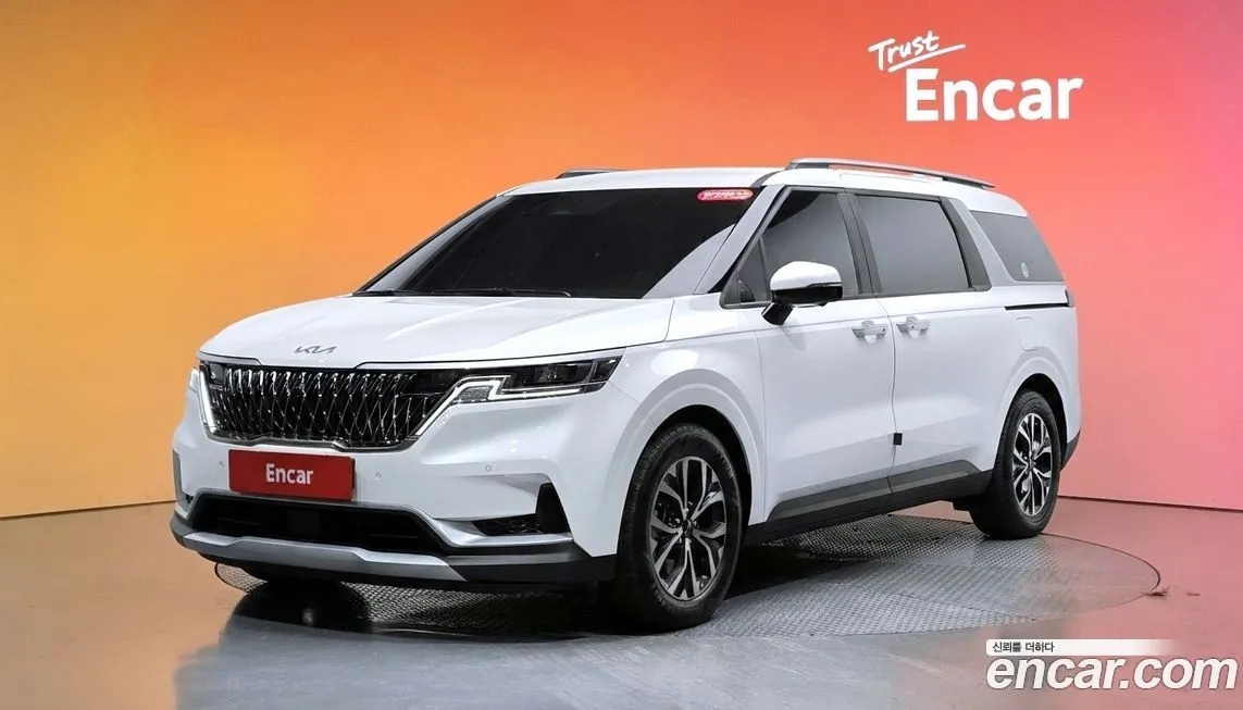 Kia Carnival — фото 1
