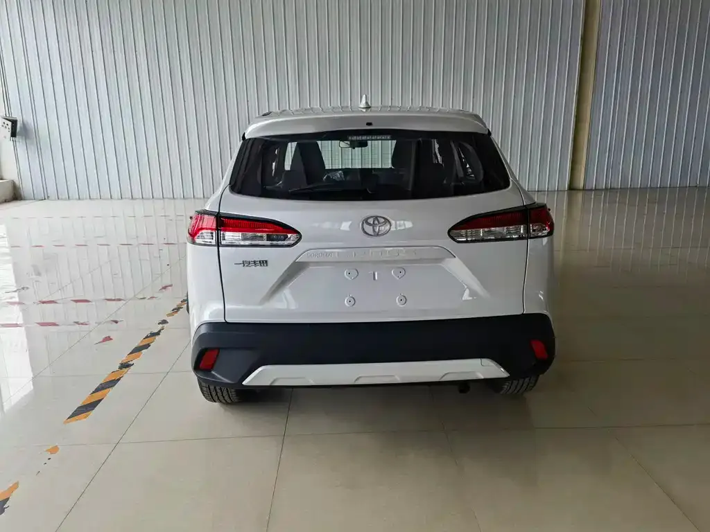 Toyota Corolla Cross — фото 10