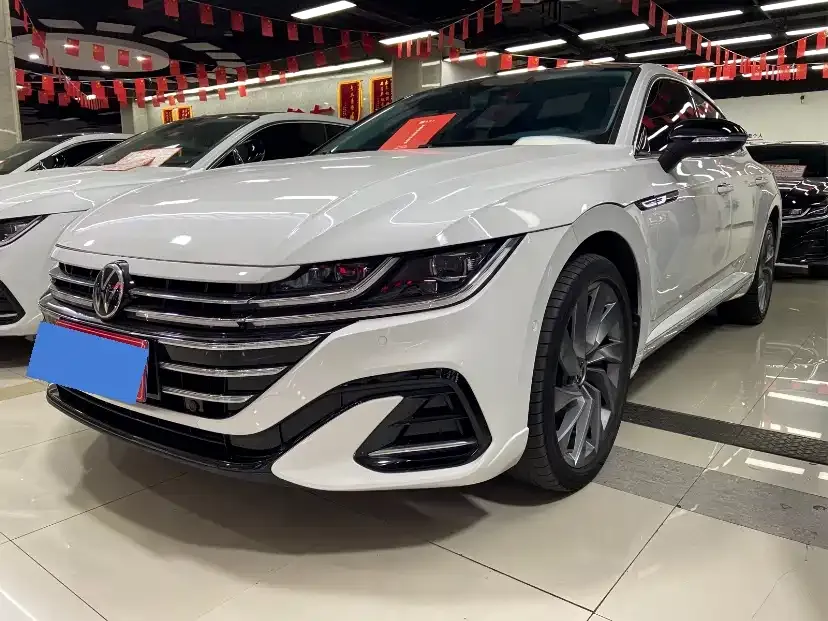 Volkswagen CC 2023 из CN, фото 1