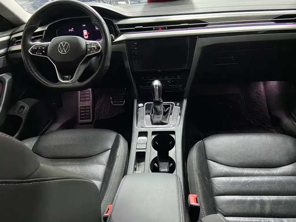 Volkswagen CC 2023 из CN, фото 8