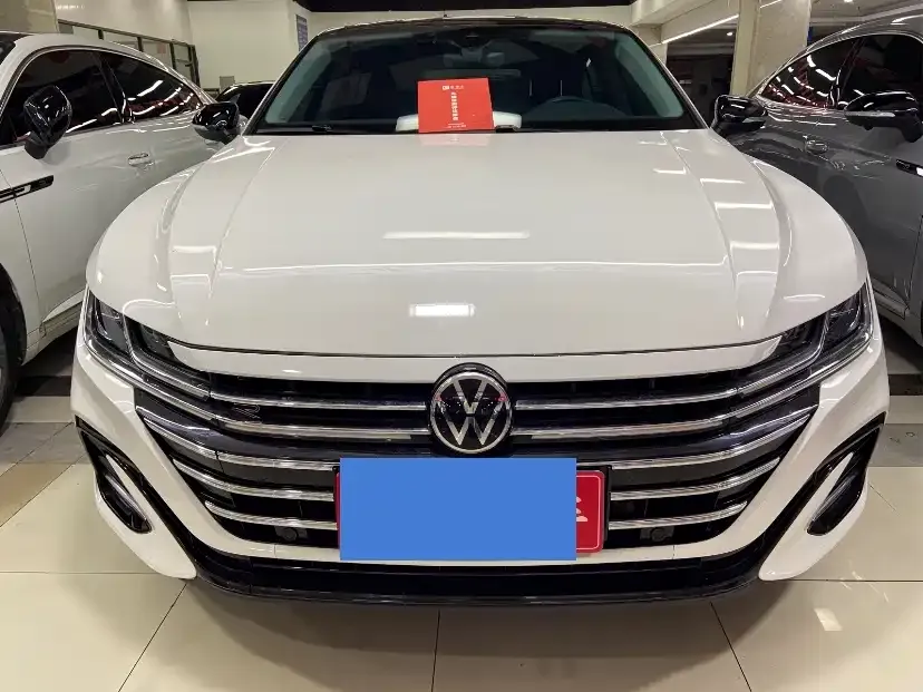 Volkswagen CC 2023 из CN, фото 2