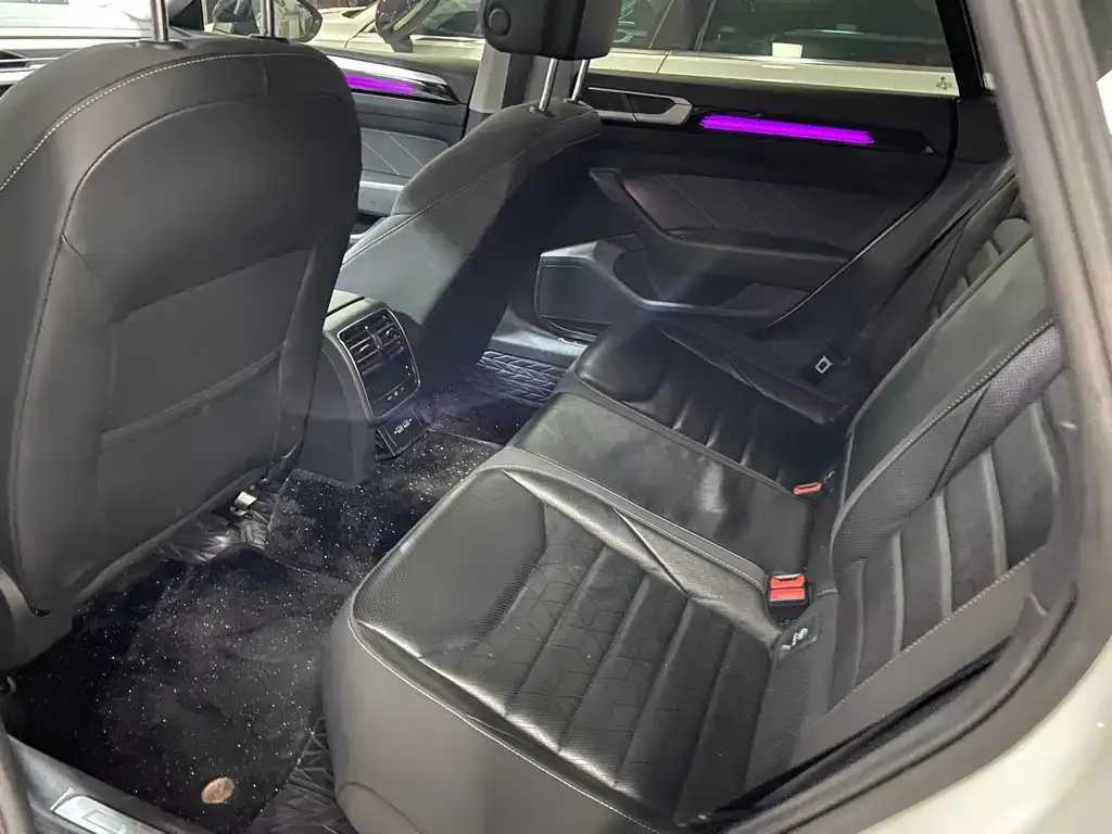 Volkswagen CC 2023 из CN, фото 5