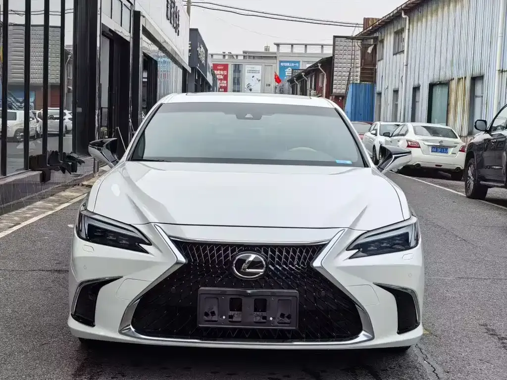 Lexus ES 2025 из CN, фото 8