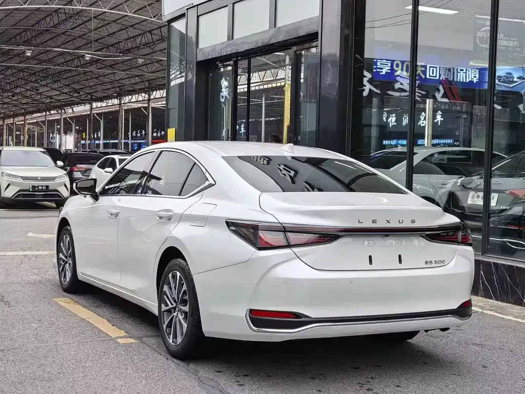 Lexus ES 2025 из CN, фото 7