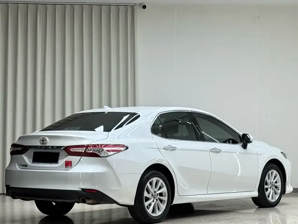 Toyota Camry 2021 из CN, фото 2