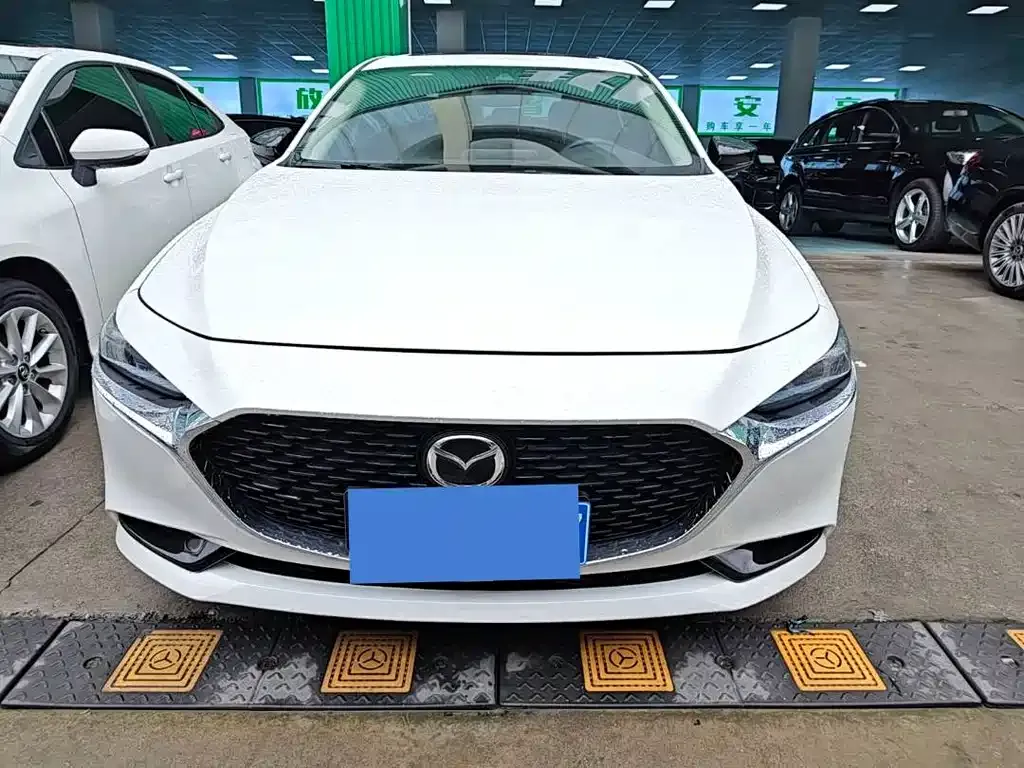 Mazda 3 Axela 2024 из CN, фото 4