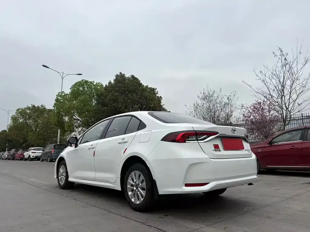 Toyota Corolla 2024 из CN, фото 4