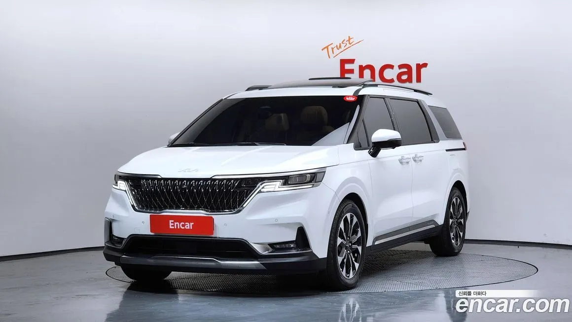 Kia Carnival — фото 1