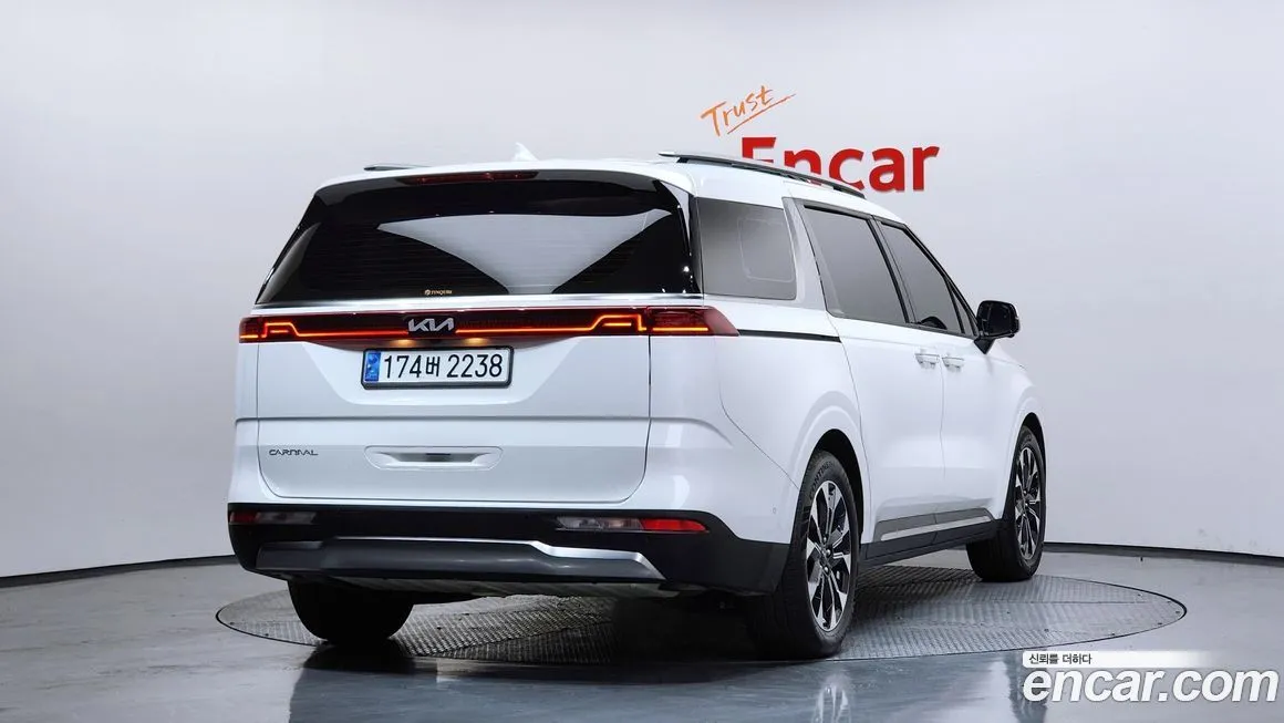 Kia Carnival — фото 2