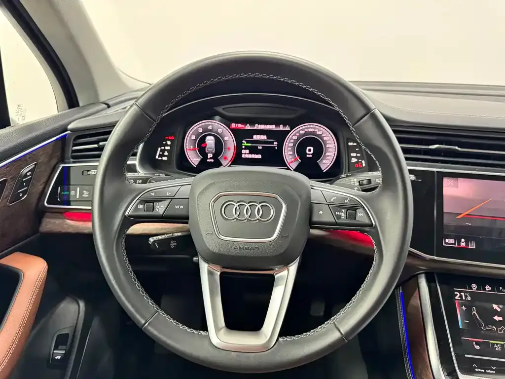 Audi Q7 2024 из CN, фото 7