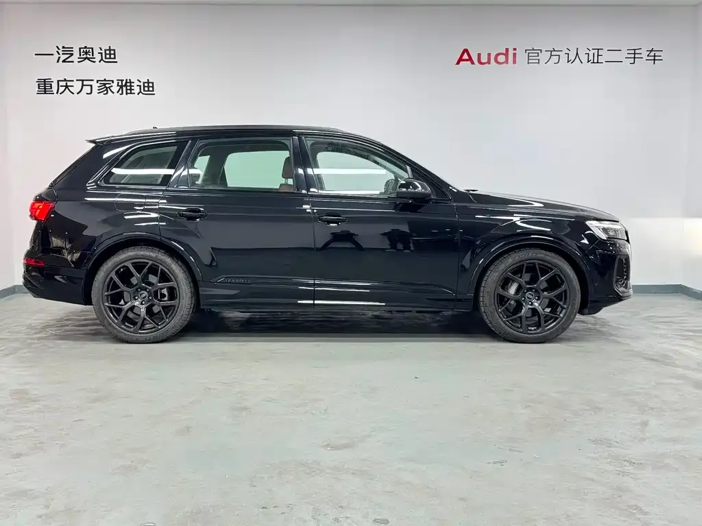 Audi Q7 2024 из CN, фото 5