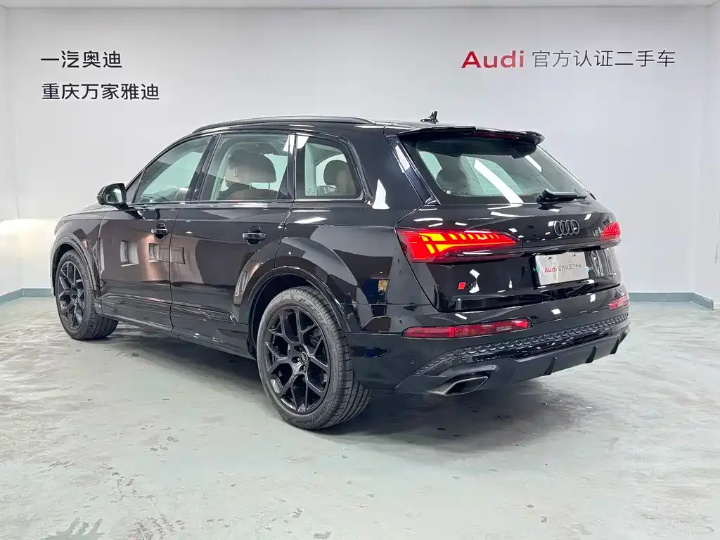 Audi Q7 2024 из CN, фото 8