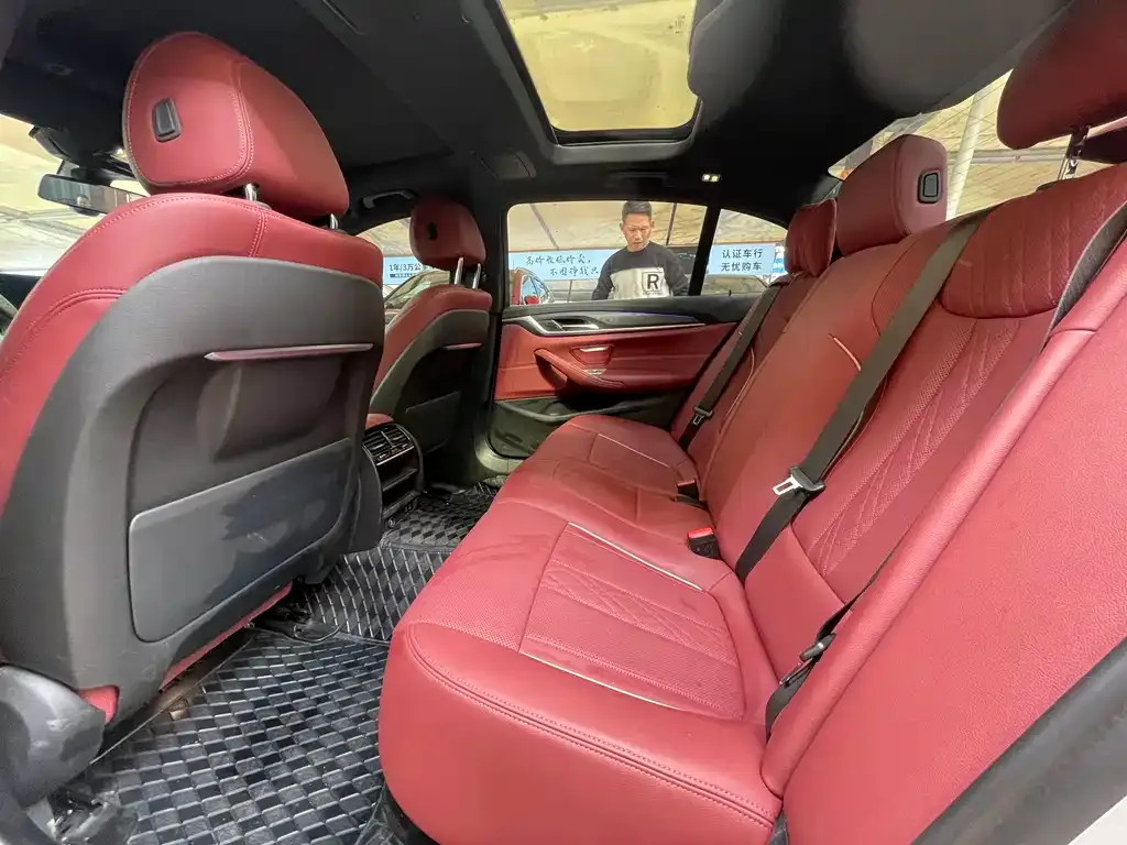 BMW 5 Series 2023 из CN, фото 3