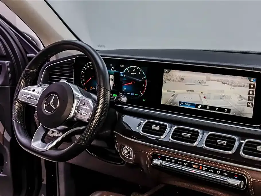 Mercedes-Benz GLS — фото 5