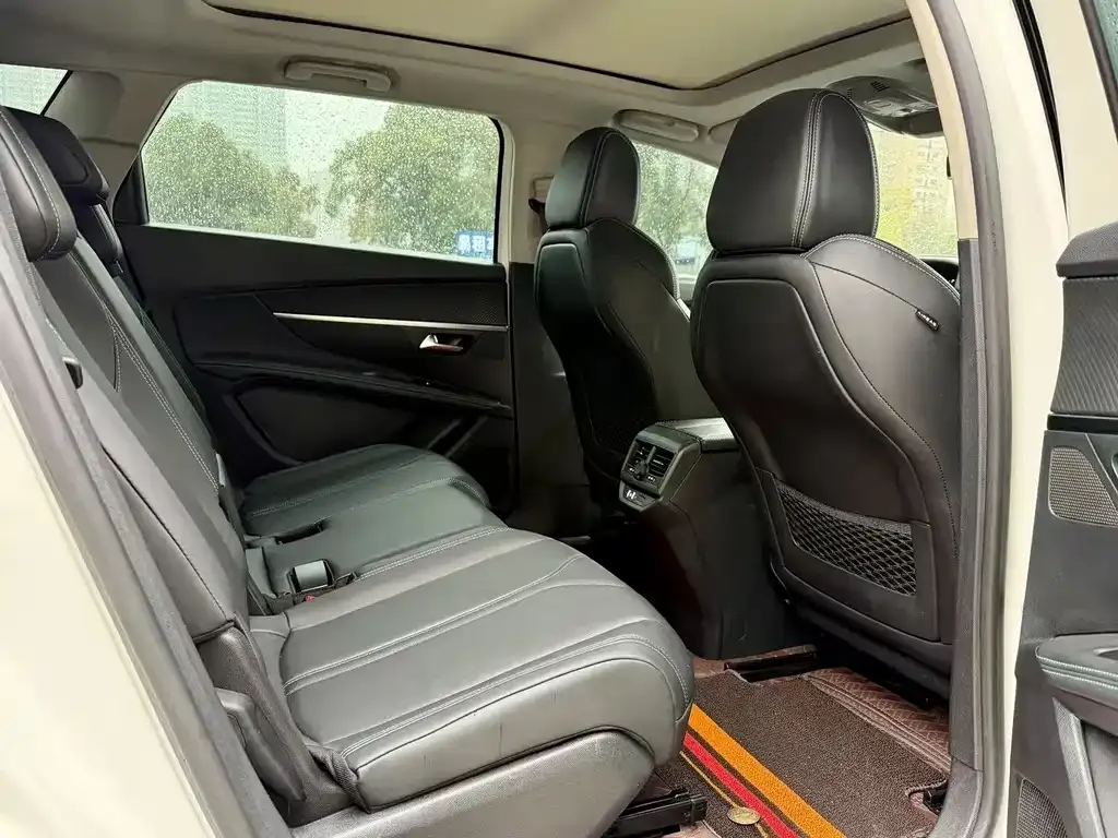 Peugeot 5008 2024 из CN, фото 3