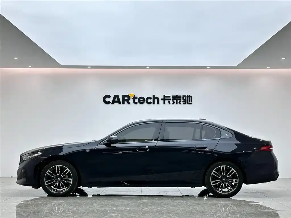 BMW 5 Series — фото 2