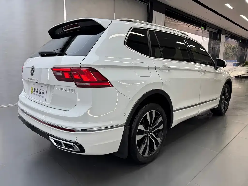Volkswagen Tiguan L — фото 4