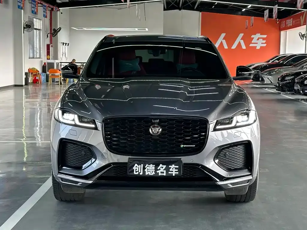 Jaguar F-PACE — фото 1