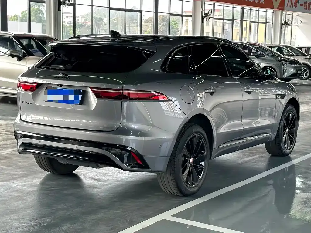 Jaguar F-PACE — фото 4