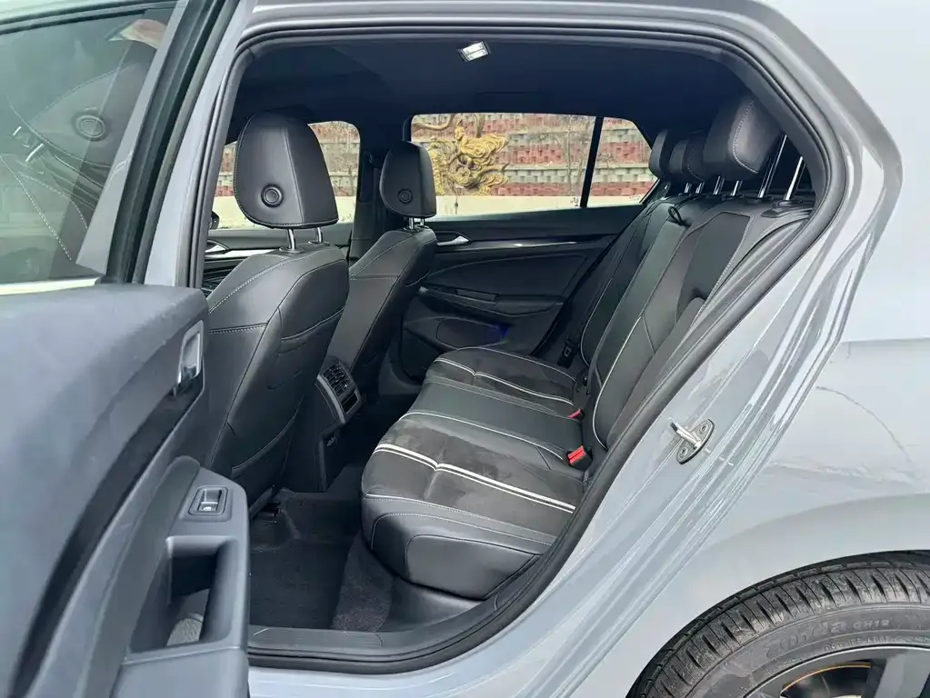 Volkswagen Golf 2021 из CN, фото 9