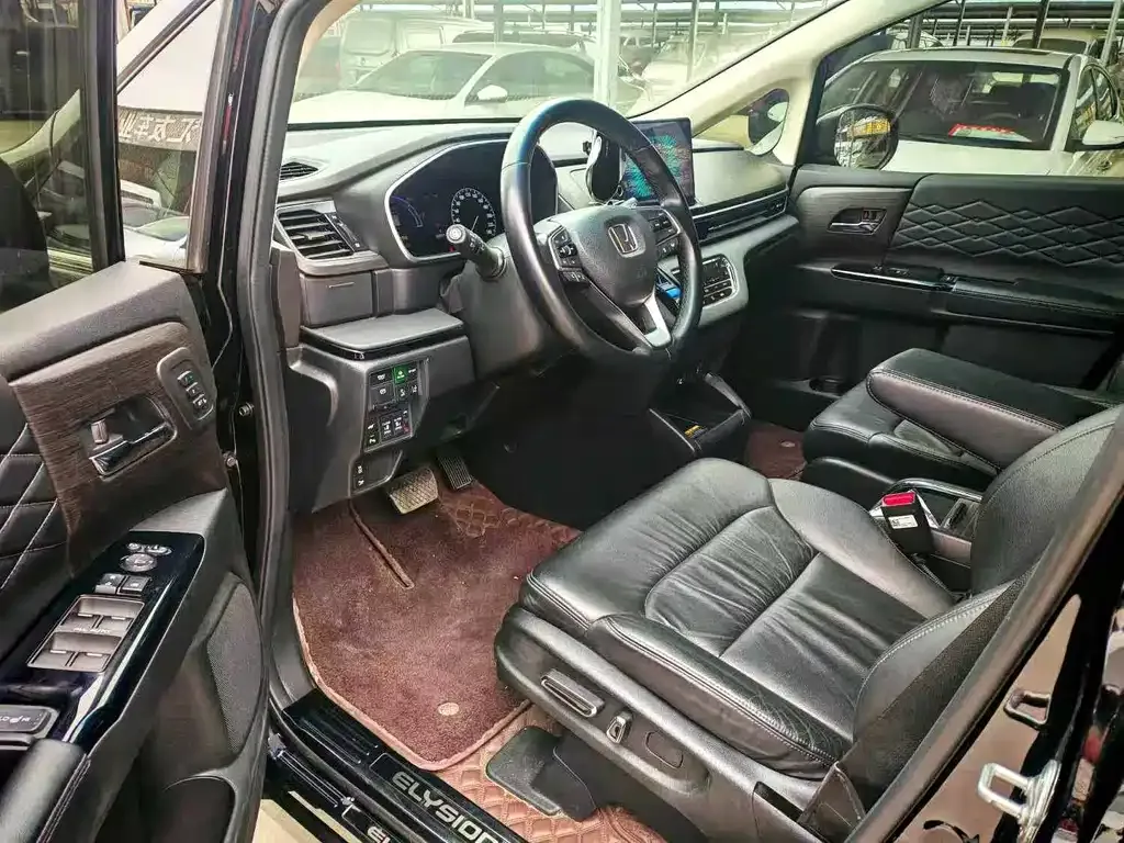 Honda Elysion 2022 из CN, фото 8