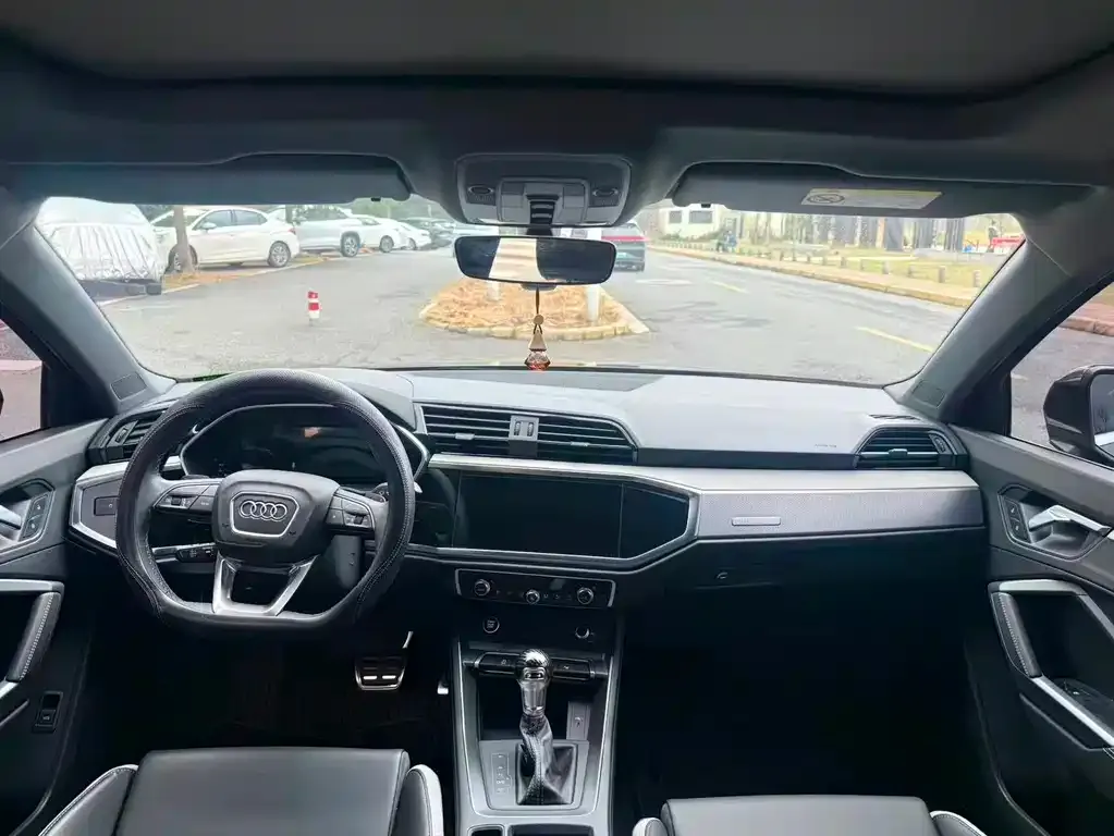 Audi Q3 2024 из CN, фото 2