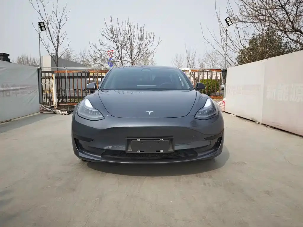 Tesla Model 3 — фото 8