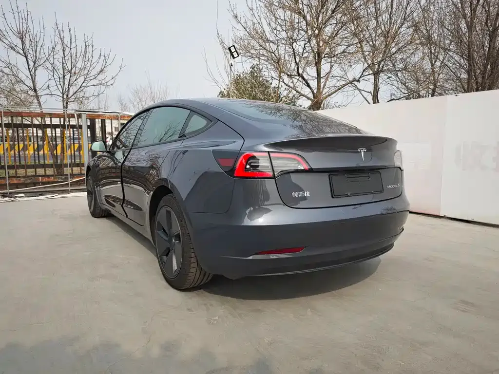 Tesla Model 3 — фото 10