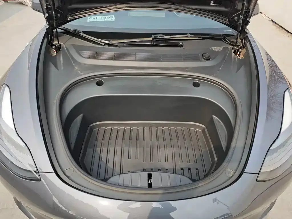 Tesla Model 3 — фото 4