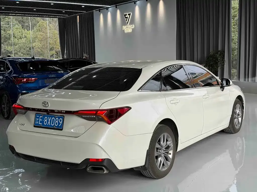 Toyota Avalon 2021 из CN, фото 5
