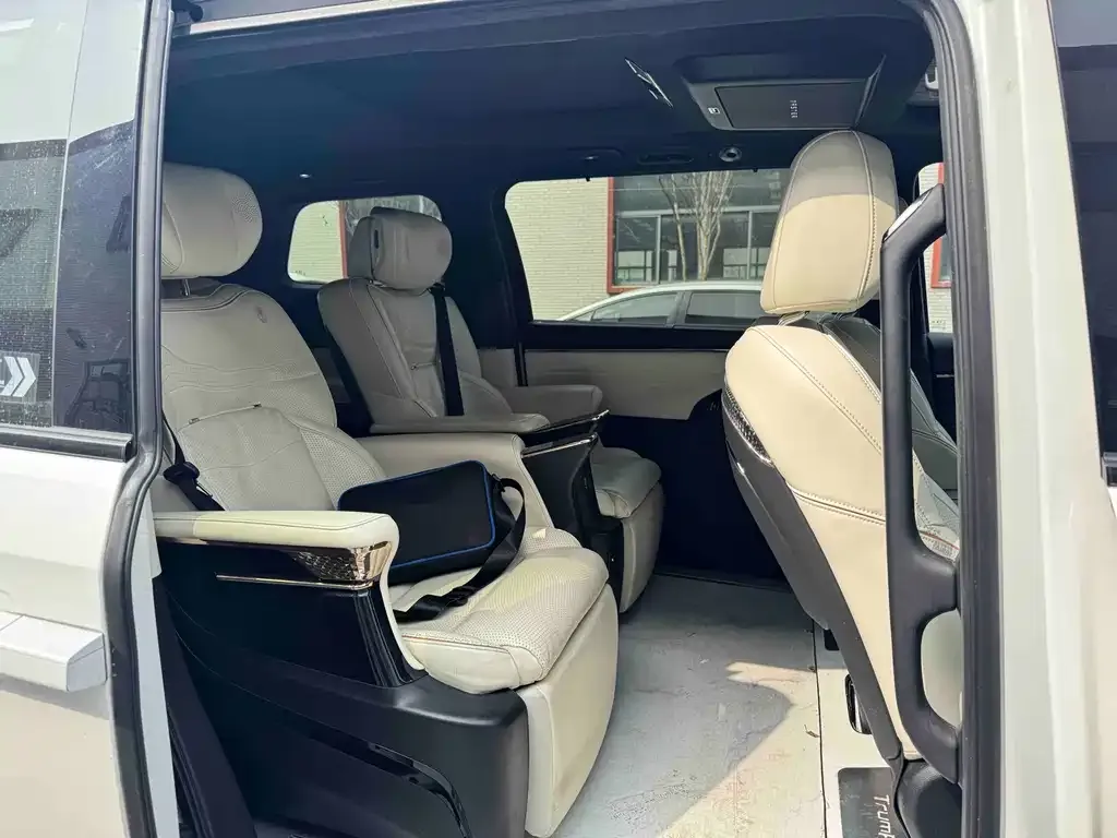 GAC Motor Trumpchi M8 — фото 9