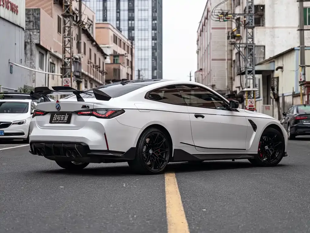 BMW M4 — фото 2